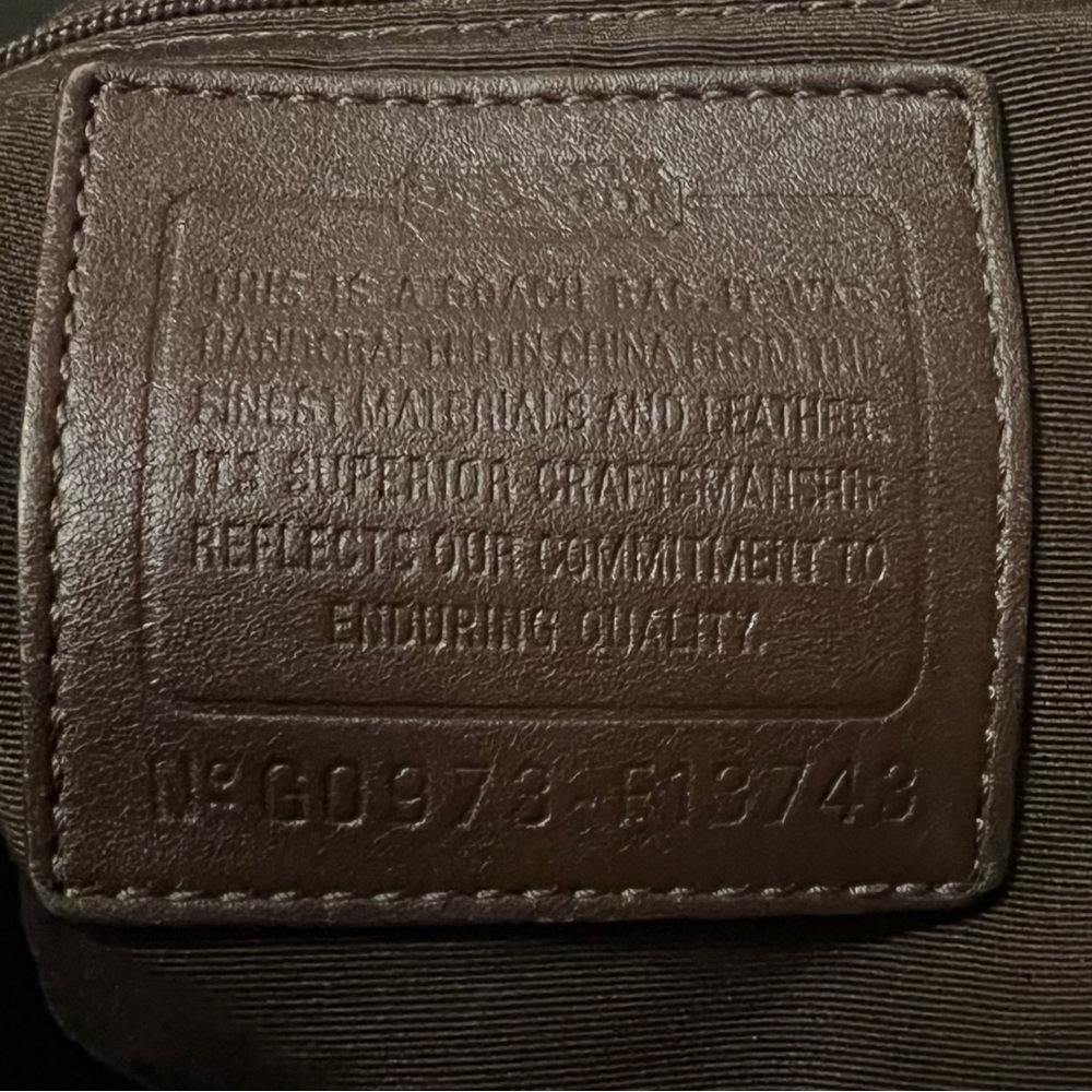 (Sold)❤️❤️♥️Coach Purple Signature Pleated Purse♥️👜👜🤗🥰😍♥️ - Picture 9 of 11